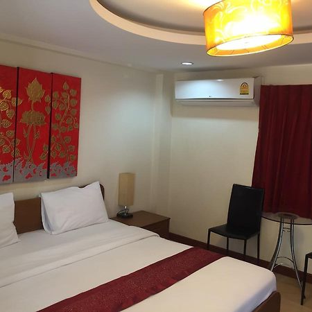 Steak And Co. Boutique Hotel Патая Екстериор снимка