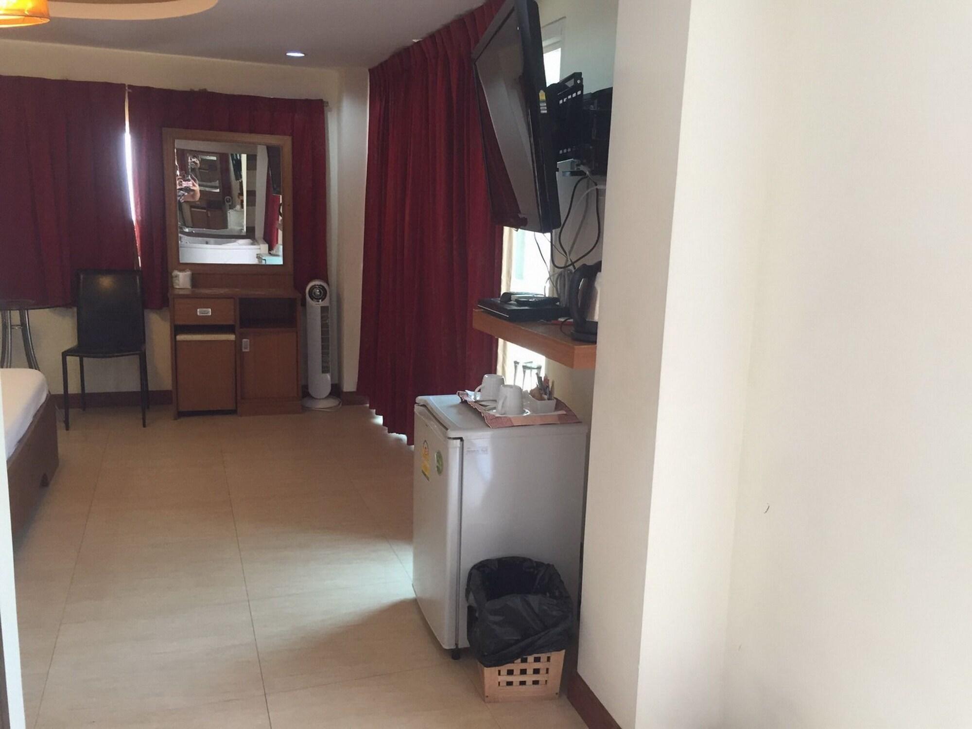 Steak And Co. Boutique Hotel Патая Екстериор снимка