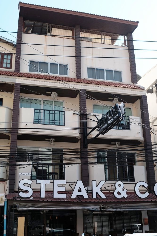 Steak And Co. Boutique Hotel Патая Екстериор снимка