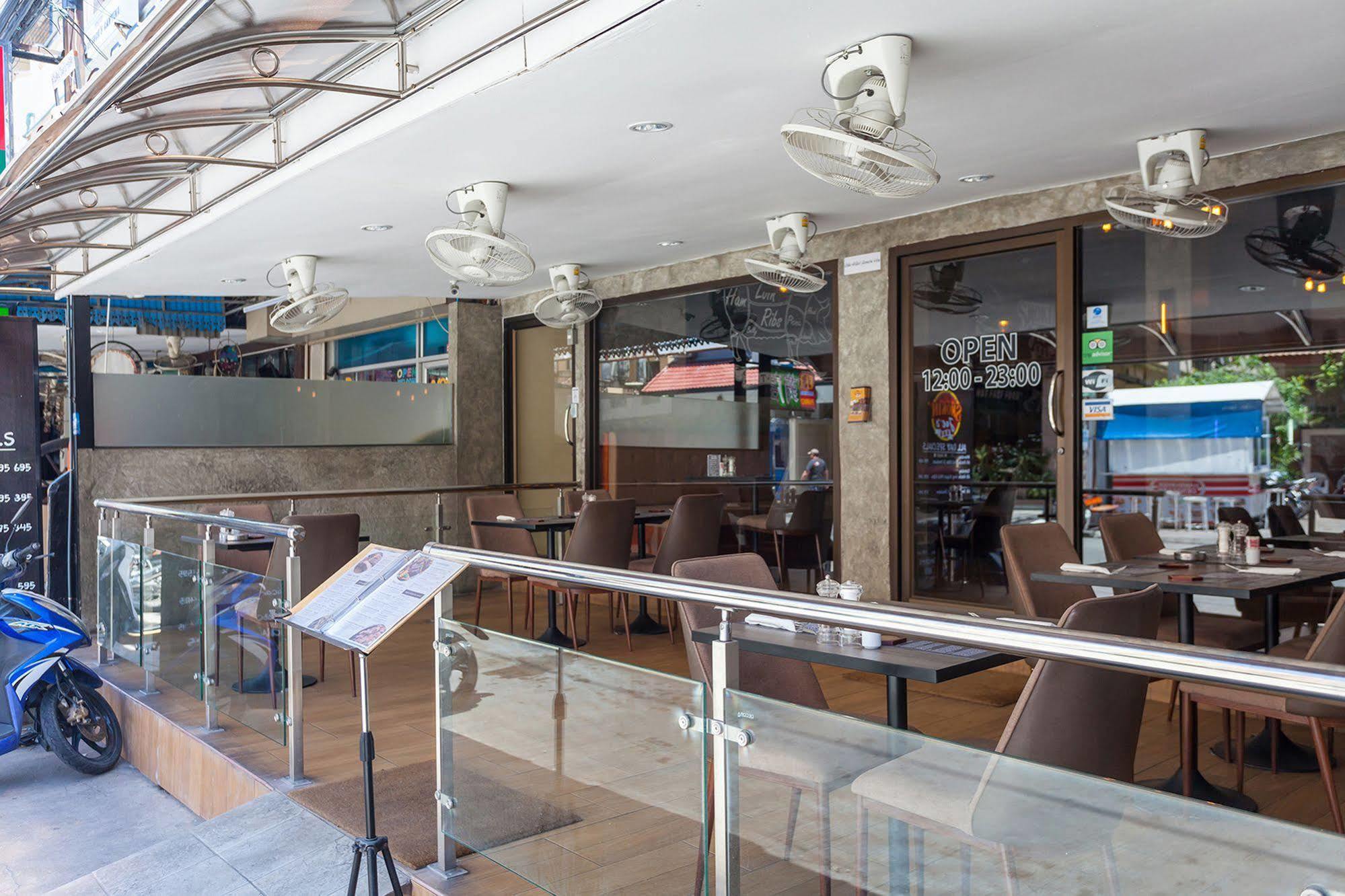 Steak And Co. Boutique Hotel Патая Екстериор снимка