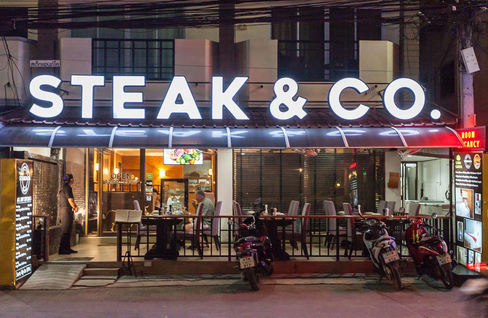 Steak And Co. Boutique Hotel Патая Екстериор снимка