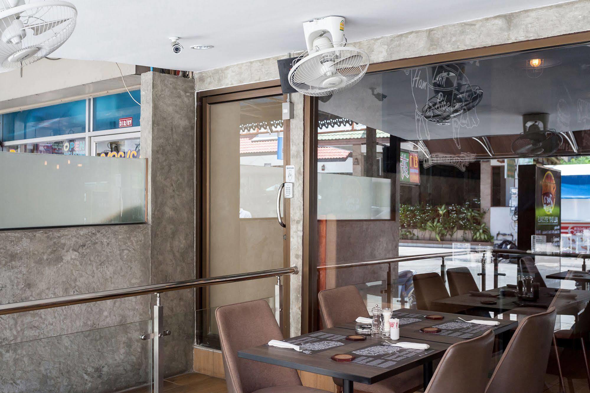 Steak And Co. Boutique Hotel Патая Екстериор снимка
